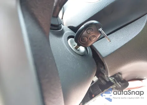 2013 Ford Fiesta Se z USA, uszkodzony, nr VIN 3FADP4EJ8DM178740